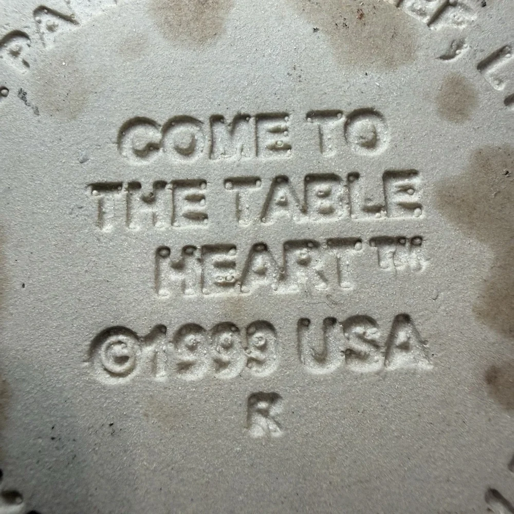 Pampered Chef 1999 Come To The Table Heart Stoneware Cookie Mold USA